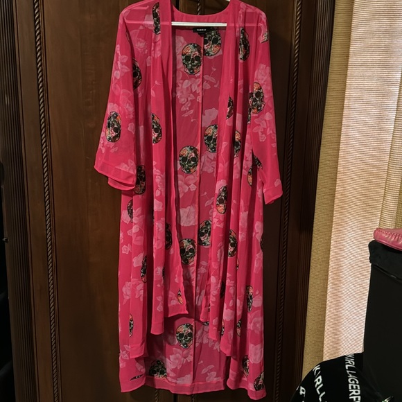 Torrid Size 2X Pink Floral Skull Head Coverup - Picture 2 of 6